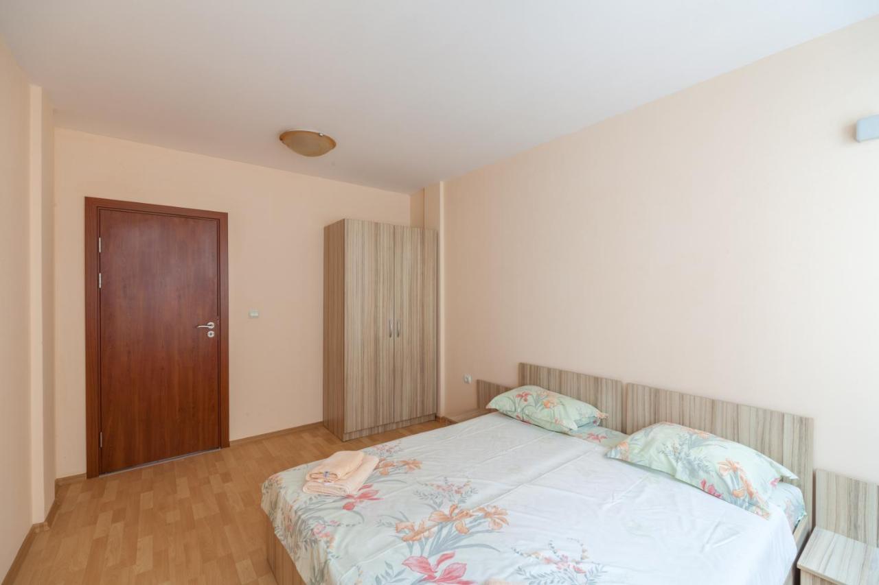 Panorama Kabakum Apartments - Free Parking Zlatni pjasătsi Eksteriør bilde
