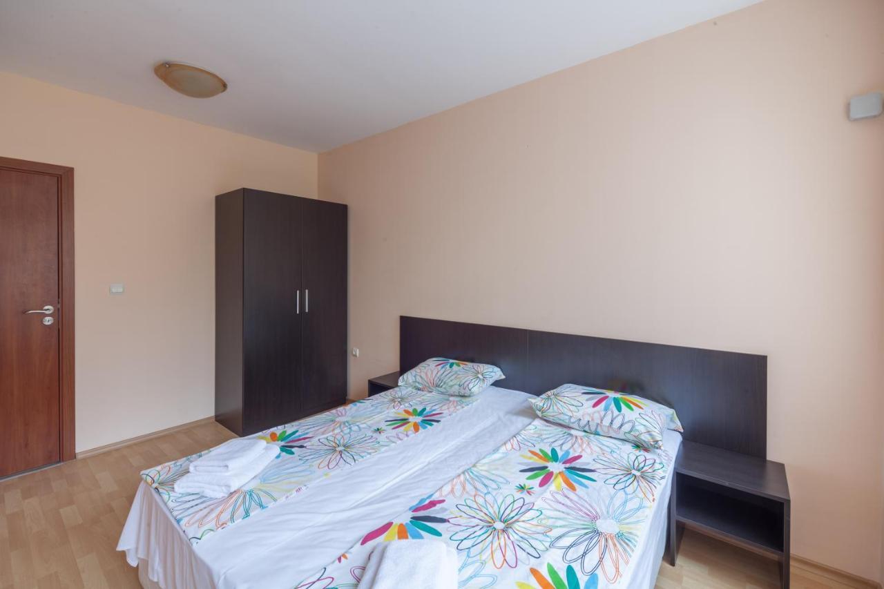 Panorama Kabakum Apartments - Free Parking Zlatni pjasătsi Eksteriør bilde