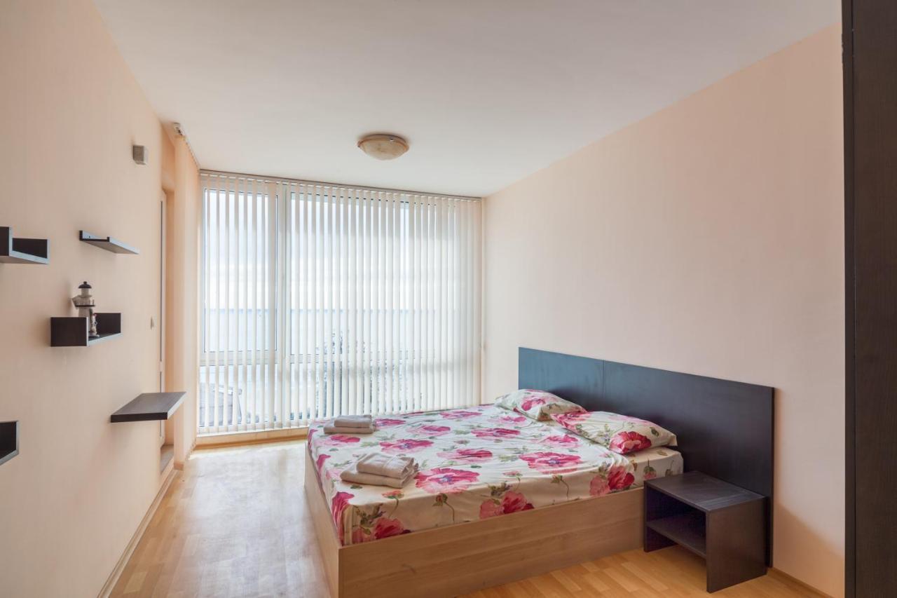Panorama Kabakum Apartments - Free Parking Zlatni pjasătsi Eksteriør bilde